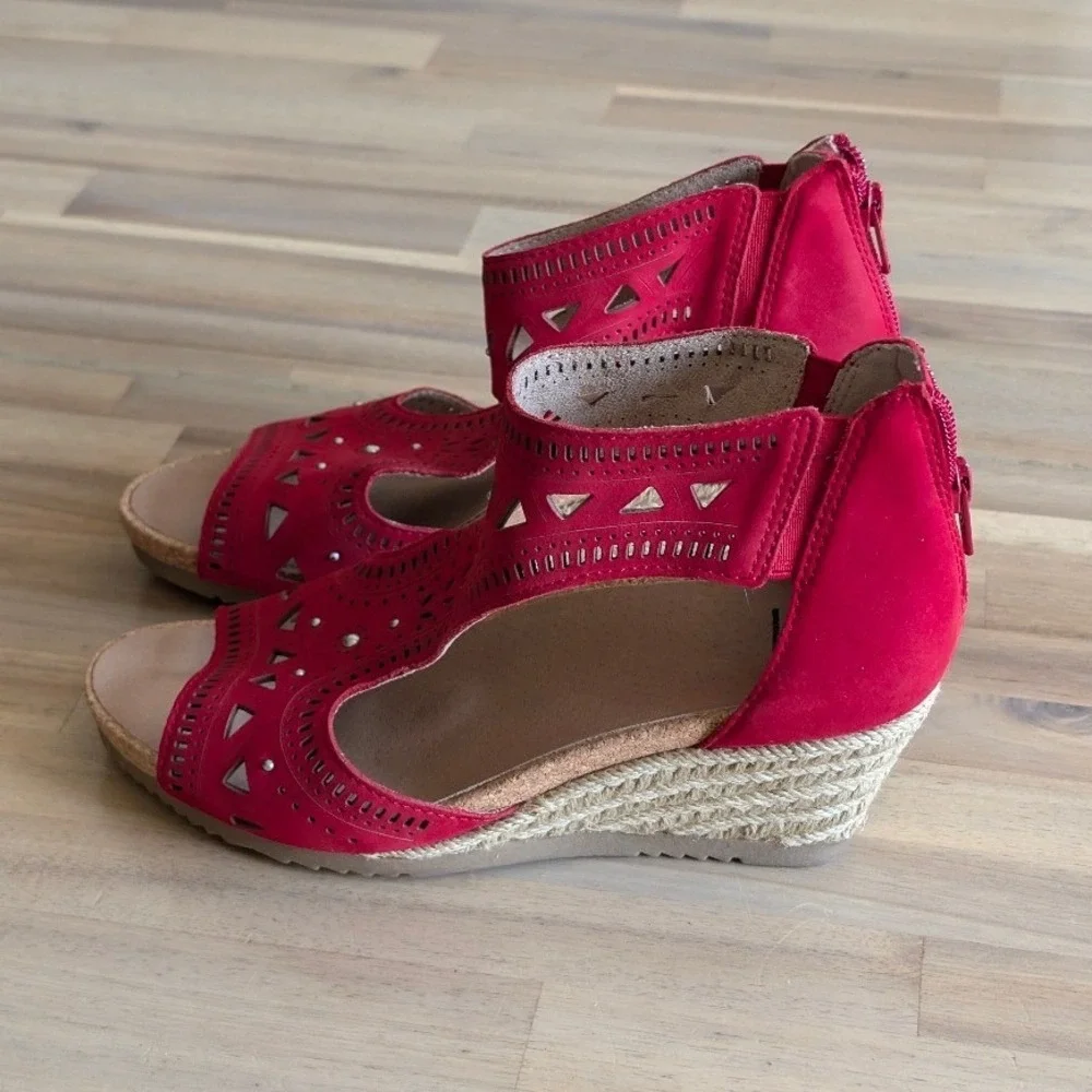 EARTH Origins Attalea‎ Barbuda leather Espadrille Wedge Sandals Size 7 NWOT